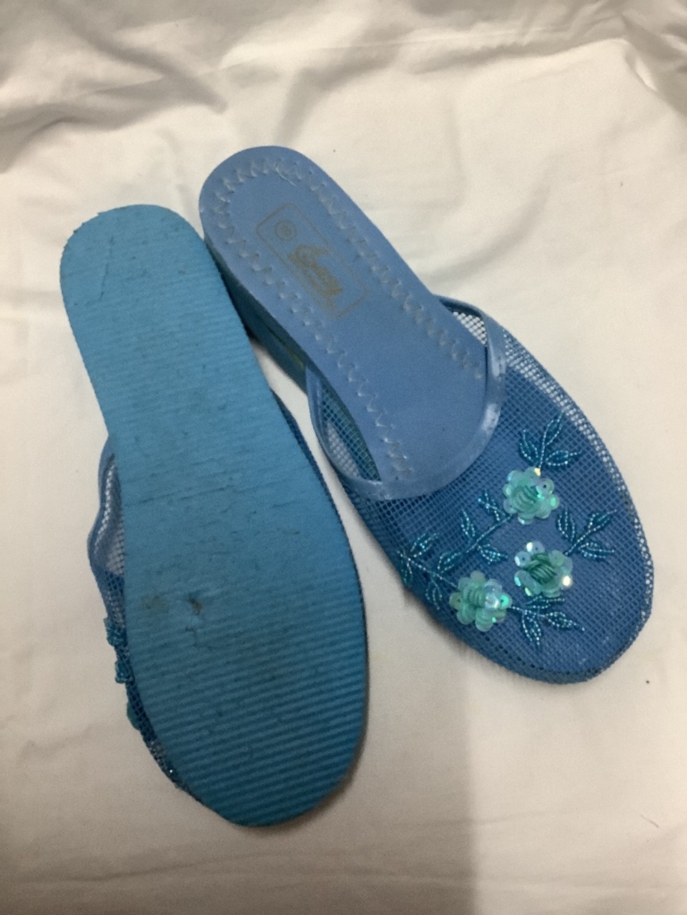 Women’s Beaded Slided size 8